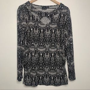 Travel by Tribal Long Sleeve Cut Out Black and White Snack Skin Blouse XL